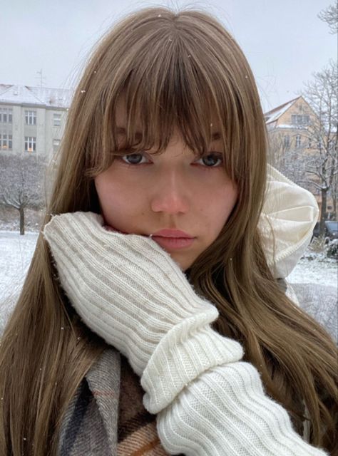 Winter Pfp, Frontal Hairstyles, Dark Blonde Hair, Peinados Fáciles Para Cabello Corto, Haircuts Straight Hair, For Your Love, Dark Blonde, Gen Z, Girl Next Door