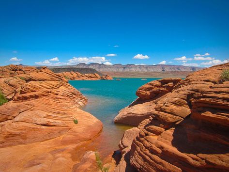 Kayaking at Sand Hollow State Park, Utah - Trek With Us Utah Bucket List, Utah Parks, Sand Hollow, Utah State Parks, Utah Vacation, Kayak Camping, Utah Travel, Red Rocks, Camping World