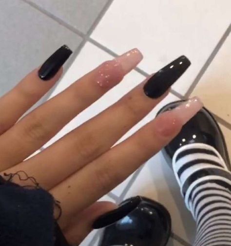 alt nails Plain Acrylic Nails, Black Acrylic Nails, Punk Nails, Goth Nails, Edgy Nails, Grunge Nails, Simple Acrylic Nails, Makijaż Smokey Eye, Acrylic Nails Coffin Short