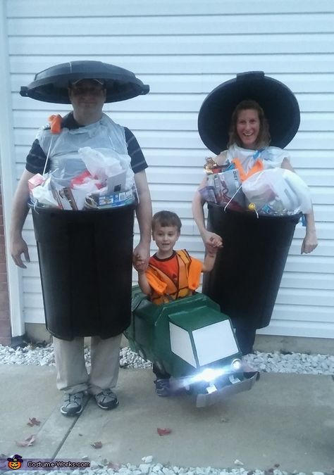 Trash Costume, Halloween Trunk Or Treat, Illusion Costumes, Taking Out The Trash, Halloween Costumes 2016, Homemade Costume, Costume Works, Oscar The Grouch, Halloween Costume Contest