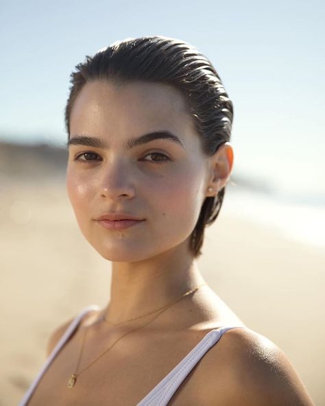 Brianna Hildebrand (from Deadpool 1 Brianna Hildebrand, Alex Fierro, Superhero Movies, Bad Boy, Marvel Movies, Deadpool, Pretty People, Actors & Actresses, Beautiful People