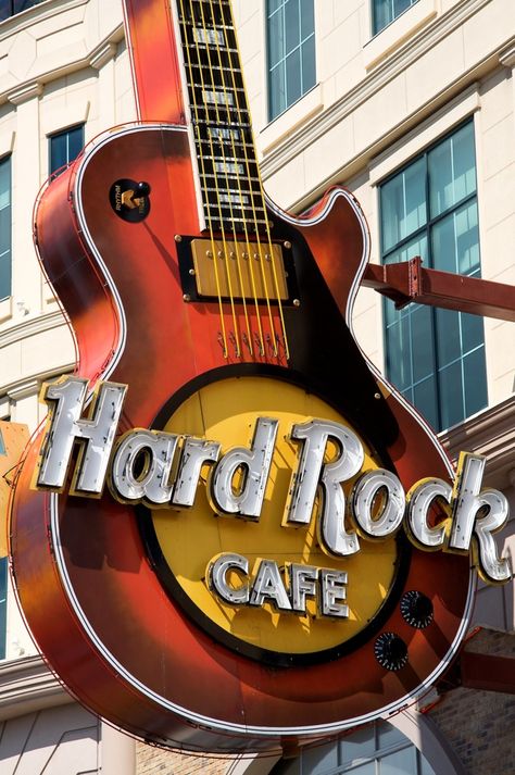 Niagra Falls Nashville Aesthetic, Aesthetic Image, Las Vegas Vacation, Vegas Vacation, Roadside Attractions, Guitar Art, Rock Cafe, Vintage Grunge, Hard Rock Cafe