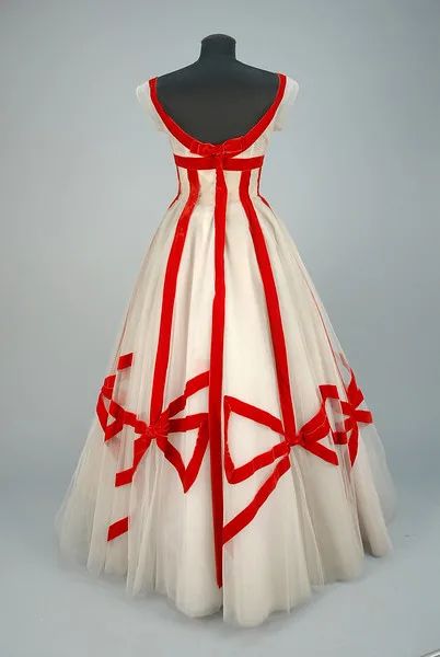 Pioneering Fashion Designer Ann Lowe - Antique Trader Velvet Ballgown, Strawberry Witch, Ann Lowe, African American Fashion, Fashion 1950s, American Fashion Designers, White Tulle, Velvet Trim, Vintage Gowns