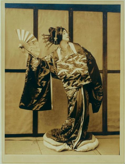 Ruth St Denis, The Kimono Gallery, Kimono Gallery, Japanese Traditional Clothing, Vintage Burlesque, St Denis, Memoirs Of A Geisha, Burlesque Costumes, Geisha Art