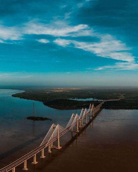 La Patilla on Instagram: “📍Río Orinoco - Puente Orinoquía, Edo. Bolívar. 🇻🇪 . Hermosa vista ¿No?  Foto: @chrisbettelli  #lapatilla🍉 #rio #orinoco #venezuela #AT” Holiday Travel, South America, Natural Beauty, Paradise, Bridge, Photo And Video, Travel, Instagram, Nature