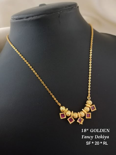 Short Necklace Designs Gold, Short Gold Necklace, Gold Necklace Design, Gold Jewellery Set, Plain Gold Bangles, Indian Gold Necklace Designs, Silver Anklets Designs, Ruby Jewelry Necklaces, Indian Gold Necklace