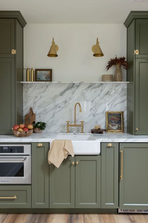 Marble Backsplash With Ledge, Marble Shelves In Kitchen, Kitchen Ledge Shelf, Marble Sink Backsplash, Marble Counter And Backsplash, Kitchen Backsplash With Shelf, Marble Ledge Kitchen, Kitchen Backsplash Shelf, Marble Slabs Kitchen Backsplash