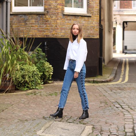 Layering a turtle neck top under a shirt is the perfect coverup for cooler days Outfits Recreation, A Outfit, Loose Shirt, A Turtle, Loose Shirts, Turtle Neck Top, Duster Coat, Layering, Cover Up