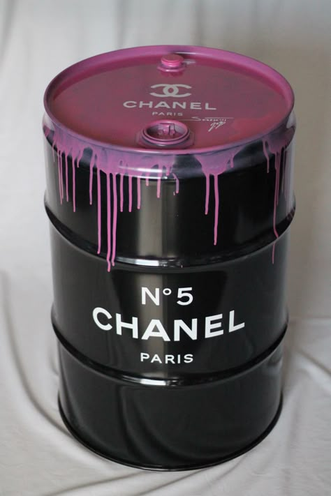 Chanel N5, Metal Barrel, Barrel Furniture, Beauty Room Design, Pop Art Design, Shop Display, Beauty Room, Cool Rooms, Dream House Decor