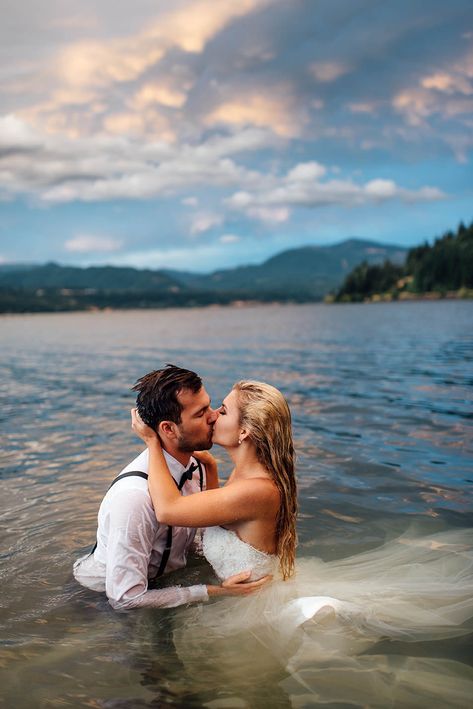 Beach Wedding Photography, Beach Wedding Photos, Trash The Dress, Romantic Photos, Ideal Wedding, Wedding Photography Poses, Wedding Pics, Wedding Poses, Wedding Shoot