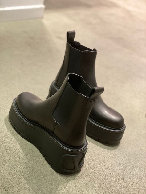 #valentino Pingu Pingu, Valentino Boots, Pakistani Formal Dresses, Preppy Shoes, Fancy Shoes, Muslim Fashion Outfits, Swag Shoes, Chunky Boots, Aesthetic Grunge