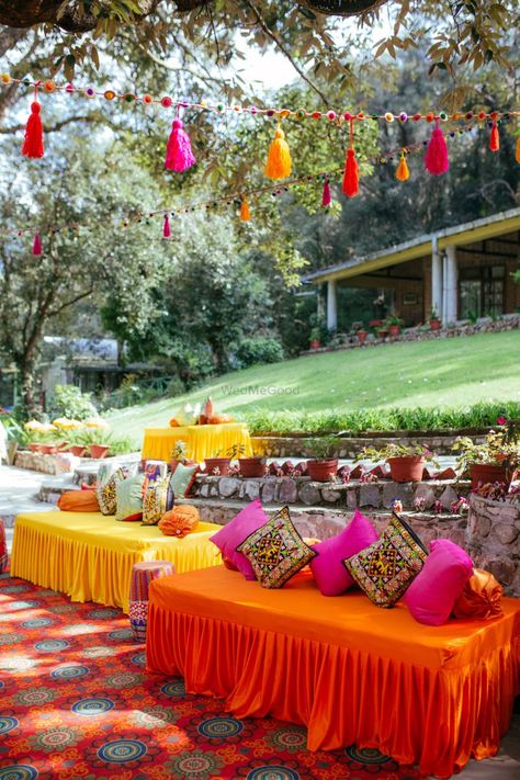 Sundowner Decor, Haldi Theme, Mehendi Theme, Mehandi Bridal, Haldi Decorations, Haldi Ideas, Mehendi Decoration, Mehandi Function, Holi Theme