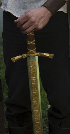 Excalibur Sward from TV series, Merlin ugh I want it so badddd Merlin Tattoo Ideas, Merlin Excalibur, Excalibur Merlin, Merlin Aesthetic, From Tv Series, Roi Arthur, Arthurian Legend, Merlin And Arthur, Arthur Pendragon