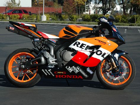 Awesome Repsol CBR1000 Honda Sport Bikes, Race Motorcycles, Honda Motorbikes, Honda Cbr 1000rr, Cbr 1000rr, Image Moto, Custom Sport Bikes, Street Bike, Retro Bike