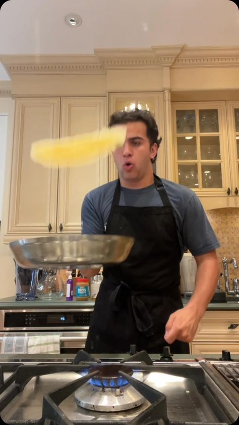 Matthew Merril | There’s a lot of talk on the internet about how hard it is to make French macarons but I don’t really buy it. I think the first few times… | Instagram Matthew Merril, Bakery Pastry, French Macarons, Chef Life, Cooking Videos, Pastry Chef, Air Bubbles, Baking Sheet, Food Network Recipes