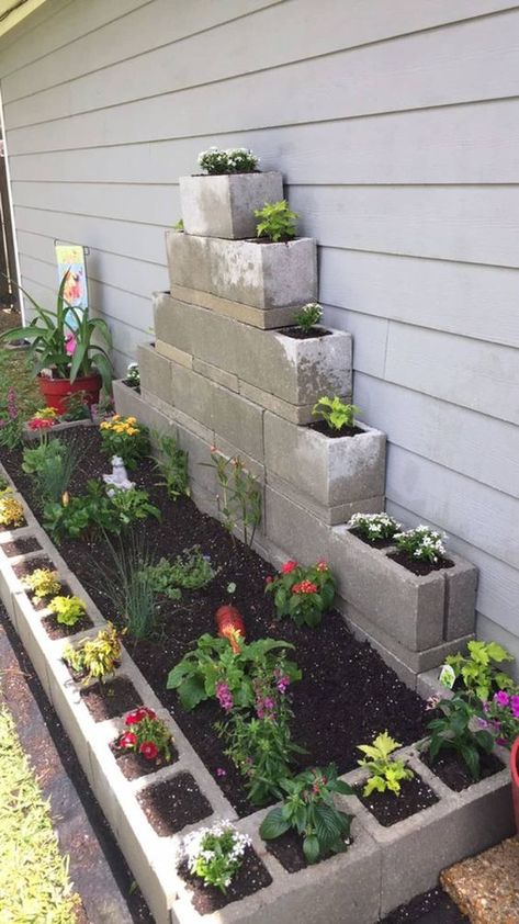 Recycled Garden Planters, Yard Ideas Cheap, Cute Garden, Recycled Garden, Apartment Patio Decor, Patio Decorating Ideas On A Budget, Garden Planter, Funky Junk, Outdoor Patio Decor