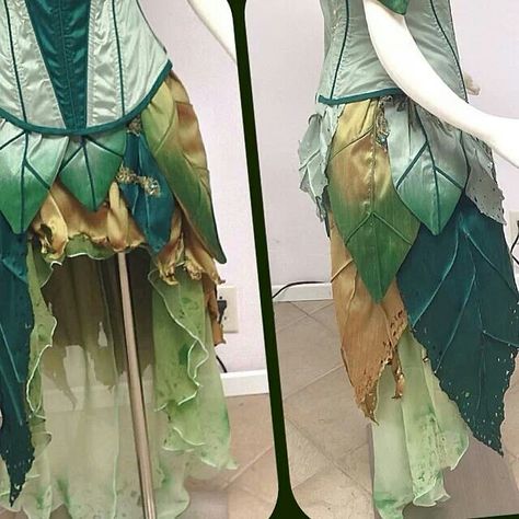 Leaf skirt School Holiday Crafts, Faerie Clothes, Faerie Costume, Firefly Path, Fairy Costume Diy, Amazing Costumes, Forest Dress, Leaf Skirt, Crazy Costumes