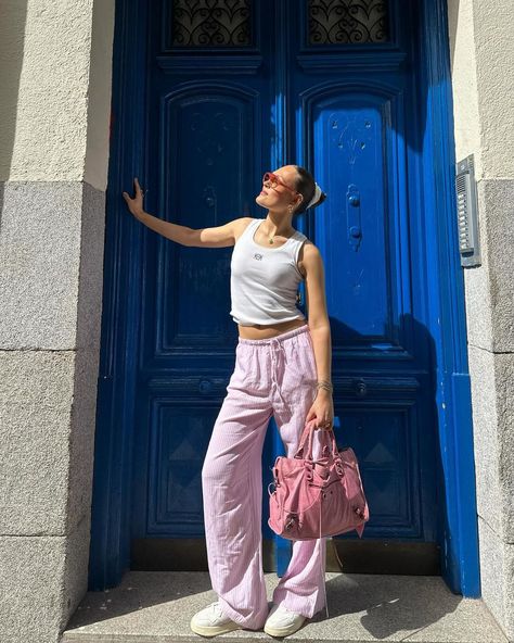 finally found a pink, white striped pants that’s long enough 💕🥹✨ | Instagram Light Pink Linen Pants Outfit, Pink Pinstripe Pants, Linen Pants Striped, Pink Striped Pants, Pink Striped Pants Outfit, Striped Pants Outfit Summer, Pink Shoes Outfit Casual, Pink Linen Pants Outfit, Pink Pants Summer