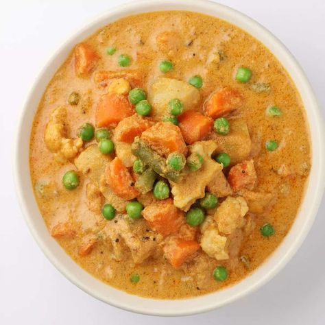 Easy and quick recipe to prepare.This is a type of a mouth watering dish inclusive of all the veggies vegetable kurma is a veg gravy recipe the South Indian style mix vegetable kurma.Thi dish is an amazing flavours and delicious spices recipe that is very quick and easy to make.This recipe made up of many vegetables.Spicy types of dish. Veg Gravy Recipe Indian, Veg Kurma Recipe, Veg Kurma, Vegetable Kurma, Flavoured Rice, Veg Gravy, Kurma Recipe, Mix Vegetable, Milk Nutrition