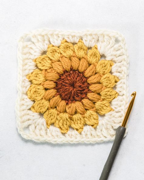 Sarah Maker, Crochet Hook Sizes Chart, Crochet Sunburst, Sunflower Granny Square, Granny Square Pattern Free, Sunburst Granny Square, Flower Granny Square, Granny Square Crochet Patterns Free, Scrap Yarn