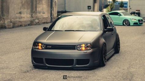 Sweet R32 #gti #golf #r32 #wheels #fitment #mk4 http://buff.ly/2gPSNE8 Golf A4, Golf Gti R32, Vw Golf Tdi, Mk4 Gti, Jetta A4, Golf R32, Vw R32, Volkswagen Polo Gti, Mk4 Golf