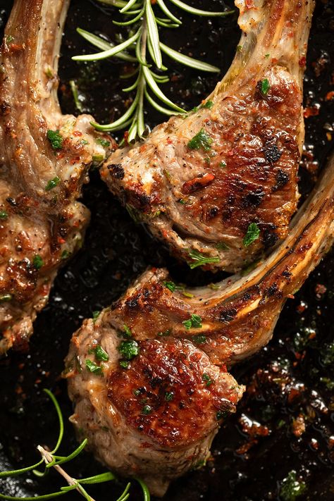 Mediterranean Spices, Lamb Chop Recipes, Asparagus Fries, Lamb Ribs, Chops Recipe, Dinner Inspiration, Arugula Salad, Mediterranean Dishes, Lamb Chops