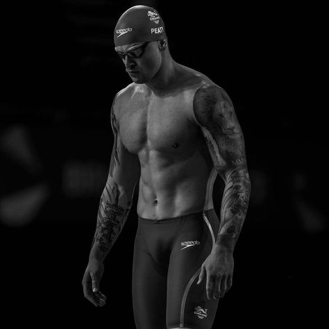 Micheal Phelps Aesthetic, Adam Peaty Wallpaper, Swimmers Physique, Swimmer Physique, Swimmer Photoshoot, Adam Peaty Swimming, Competitive Swimming Aesthetic, Michael Phelps Swimming, Adam Peaty