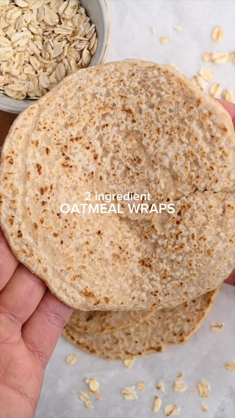 Learn how to make oatmeal tortillas with just 3 ingredients! This healthy oat wraps recipe is so easy that comes together in a blender in under 5 minutes. Oatmeal Wraps, Oatmeal Tortillas, Fedtforbrændende Mad, Cook Oatmeal, Healthy Tortilla, Easy Oatmeal, Plant Based Cookbook, Recipe Cookbook, Healthy Bread