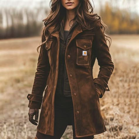 Country Style Wardrobe, Casual Winter Jackets Women, Western Style Jacket, Cool Mom Fashion, Rustic Fashion Women, Cute Winter Coats For Women, Outdoor Women Outfits, Western Coats For Women, Mountain Casual Outfits