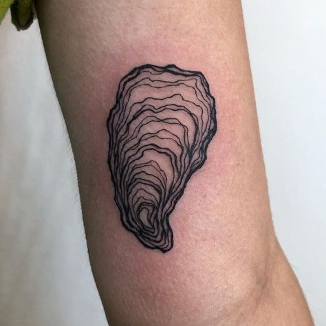 Oyster Tattoo, Oyster With Pearl, Small Dope Tattoos, Aa Tattoos, Marine Tattoo, Pearl Tattoo, Seashell Tattoos, Small Shoulder Tattoos, Sea Tattoo