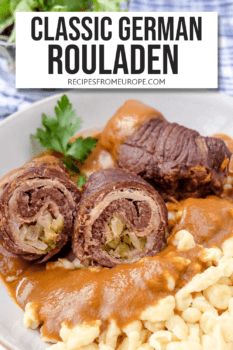 German Rouladen, Rouladen Recipe, Asian Ribs, Beef Rouladen, German Food Authentic, Potatoes Easy, Beef Roll, Diner Recept, Clam Recipes