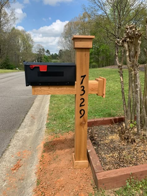 Cedar Mailbox, Cedar Mailbox Post, Farmhouse Mailboxes, Rural Mailbox, Mailbox Makeover, Wooden Mailbox, Wooden Gates Driveway, Yard Remodel, Large Mailbox