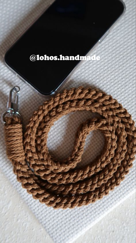 Diy Easy Macrame, Macrame Lanyard, Macrame Style, Easy Macrame, Diy Macrame, Phone Strap, Diy Easy, Macrame Diy, Lanyard