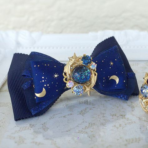 Starry Hair Accessories, Moon And Stars Hair Pins, Salior Moon Hair Pins, Star And Moon Hair Clips, Sailor Moon Hair, Kawaii Blue Hair Accessories, Sailor Moon Wedding, Steampunk Hairstyles, Dragon Earrings