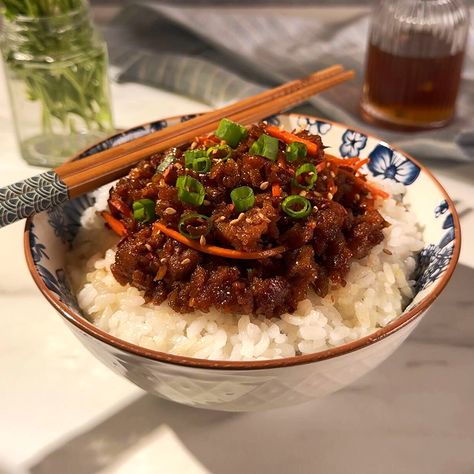 Vegan Korean Beef Rice Bowl Recipe | Beyond Meat Beyond Beef Recipes, Korean Beef Rice Bowl, Beef Rice Bowl Recipe, Korean Rice Bowl, Korean Bowl, Rice Bowl Recipe, Vegan Beef, Beef Rice, Korean Rice