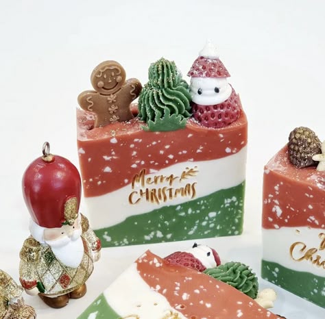 Natural Christmas Soap, Christmas Cold Process Soap Ideas, Christmas Soap Designs, Christmas Cold Process Soap, Christmas Soap Ideas, Christmas Soaps, Cold Process Soap Designs, Soap Christmas, Easy Soap Recipes