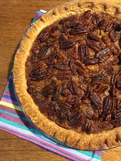 Ina Garten's Maple Pecan Pie Review Ina Garten Carrot Cake, Pecan Pie Recipe Southern, Maple Pecan Pie, Barefoot Contessa Recipes, Southern Pecan Pie, Holiday Desserts Table, Ina Garten Recipes, Chocolate Pecan Pie, Thanksgiving Recipes Side Dishes