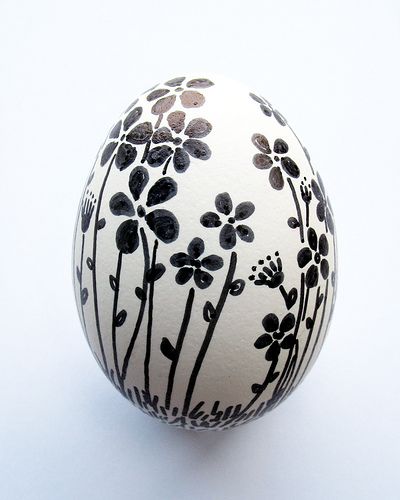 Explore Cam-Vien's photos on Flickr. Cam-Vien has uploaded 42 photos to Flickr. Pounded Flowers, Easter Egg Art, Ukrainian Easter Eggs, Easter Egg Designs, Easter Egg Crafts, Easter Egg Painting, Easter Inspiration, Easter Eggs Diy, Egg Crafts