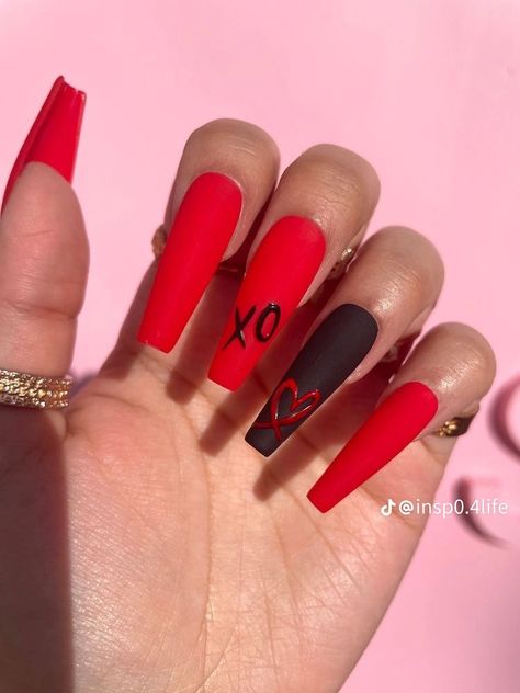 Red And Black Nails, Red Black Nails, Cute Red Nails, Black Acrylic Nail Designs, Red Matte Nails, Red Summer Nails, Matte Acrylic Nails, Long Red Nails, Black Acrylic Nails