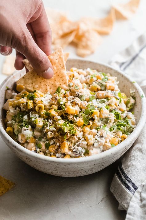 Elotes Dip, Elote Corn Recipe, Street Corn Dip Recipe, Elote Dip, Creamy Corn Dip, Corn Dip Recipe, Mexican Corn Dip, Street Corn Dip, Mexican Street Corn Dip