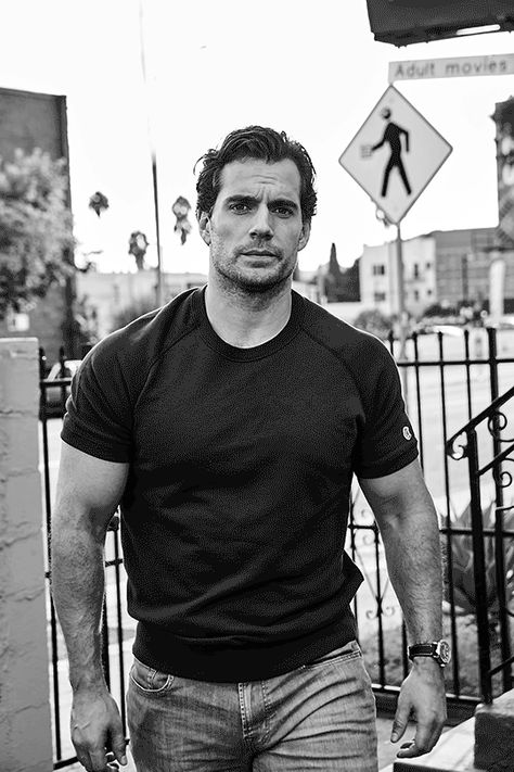 Henry Cavill Book Tok, Love Henry, The Perfect Guy, Man Of Steel, Henry Cavill, Film Serie, Dream Guy, Robert Pattinson, Mens Casual