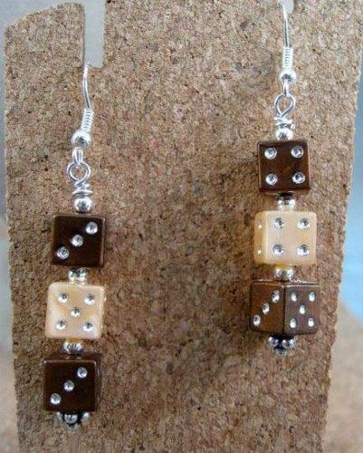 Bunco Ornaments, Bunco Christmas, Christmas Bunco, Beaded Gifts, Bunco Ideas, Bunco Themes, Game Jewelry, Dice Jewelry, Diy Dice