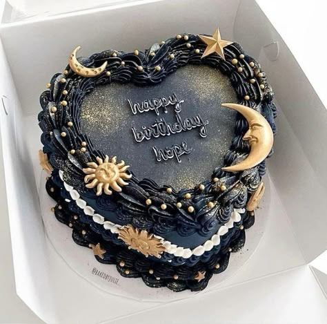 17 Birthday Cake, Heart Shaped Cake, Vintage Birthday Cakes, 16 Birthday Cake, Funny Birthday Cakes, 18th Birthday Cake, Mini Cakes Birthday, Shaped Cake, Heart Shaped Cakes