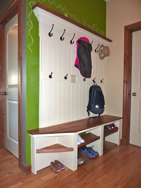 Mudroom bench - friend's hubby MADE this! Cubbies Under Stairs, Shoe Bench Ideas, Small Mudroom Bench, Mudroom Flooring Ideas, Backpack Hooks, Small Mudroom, Outdoor Bench Seating, Mudroom Storage, Mudroom Bench Ideas