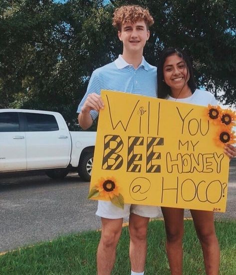 Hoco Sign Ideas, Hoco Posters, Hoco Signs, Dance Proposals, Hoco Mums, Cute Homecoming Proposals, Homecoming Posters, Dance Proposal, Hoco Ideas