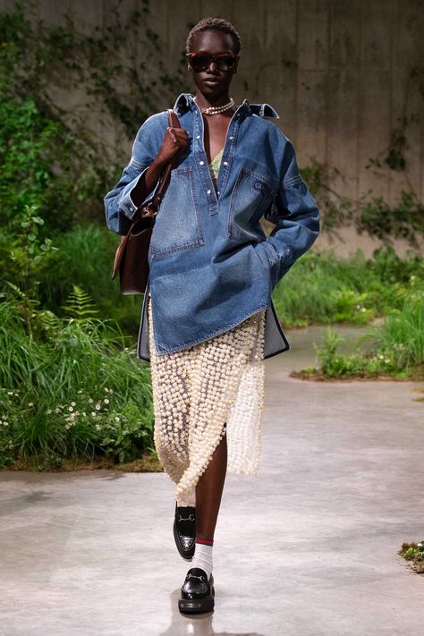 Gucci - Resort 2025 https://www.vogue.com/fashion-shows/resort-2025/gucci/slideshow/collection#15 Gucci Resort 2025, Runway 2024, Resort 2025, Chanel Resort, Gucci Brand, Cruise Collection, Spring 2025, Gucci Fashion, Vogue Runway