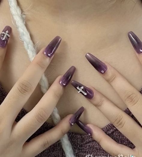 Dark Purple Goth Nails, Acrylic Nail Designs Sanrio, Kpop Acrylic Nails Txt, Creepy Acrylic Nails, Gothic Nails Purple, Grunge Coffin Nails, Goth Punk Nails, Dark Douyin Nails, Twilight Nails Aesthetic