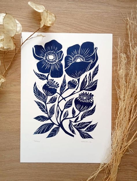 Linocut signed, engraved and hand-printed in Etampes (91) available in 3 different colors, printed on 300g white paper. Linocut Color, Linocut Flowers, Animal Pottery, Linocut Printmaking, Lino Art, Lino Prints, Lino Cut, Lino Print, Flower Illustration