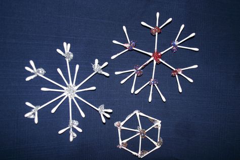 Snowflakes we hung up over Christmas. Made from cotton buds. Diy Snowflakes, Snow Flakes Diy, Christmas Arts And Crafts, Cotton Buds, Hung Up, Childrens Crafts, White Snowflake, Christmas Activities, Christmas Crafts Diy