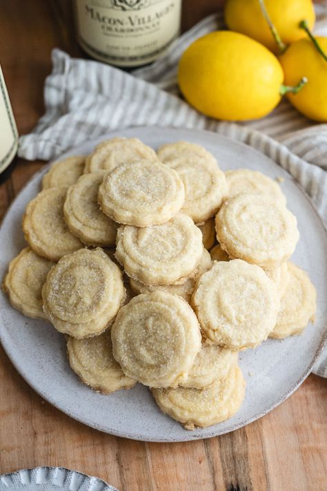 Traditional Irish Shortbread Cookies Recipe Irish Cookies Traditional, Irish Shortbread Cookies, Soda Cookies, Irish Shortbread, Irish Baking, Traditional Irish Recipes, Irish Cookies, Christmas Shortbread Cookies, Awesome Cookies